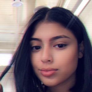 Meet your Posher, Carolina